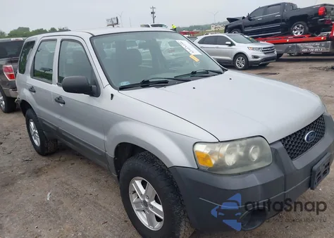 2005 Ford Escape Xls z USA, uszkodzony, nr VIN 1FMYU02Z15KB85699